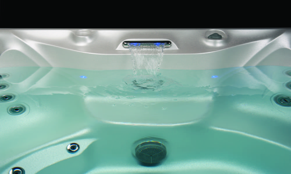 clean water in hot tub
