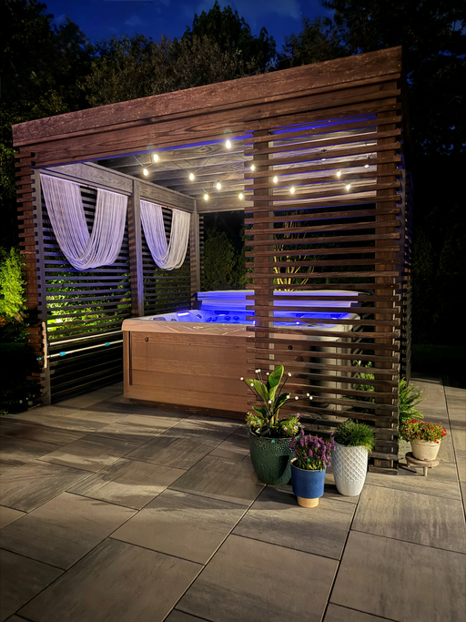 hot tub with pergola